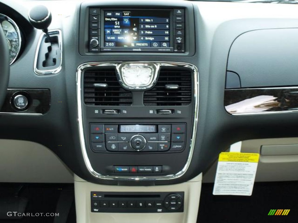 2013 Town & Country Touring - L - True Blue Pearl / Black/Light Graystone photo #6