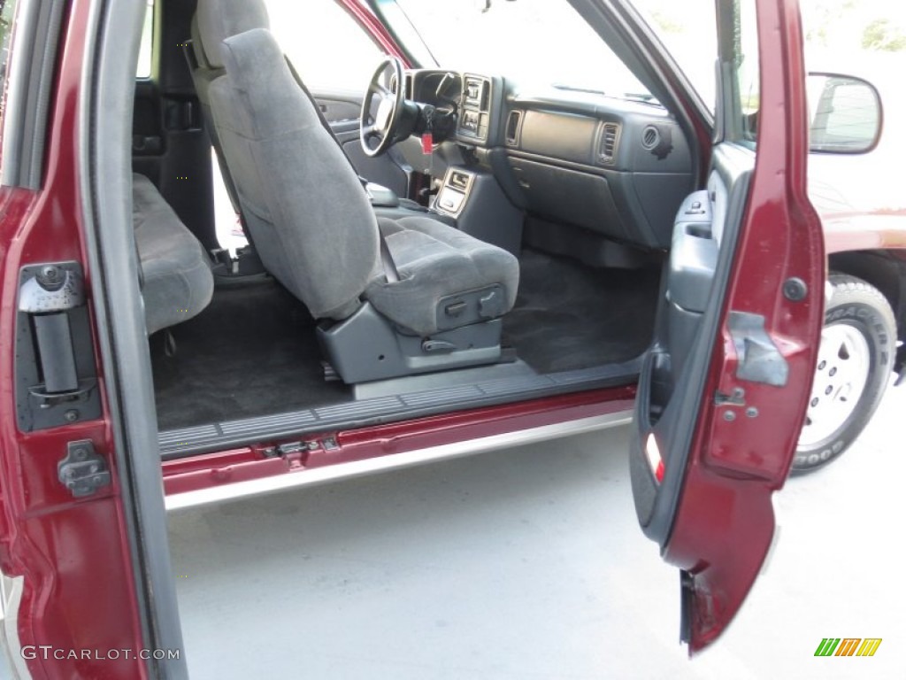 2002 Silverado 1500 LS Extended Cab - Dark Carmine Red Metallic / Graphite Gray photo #21