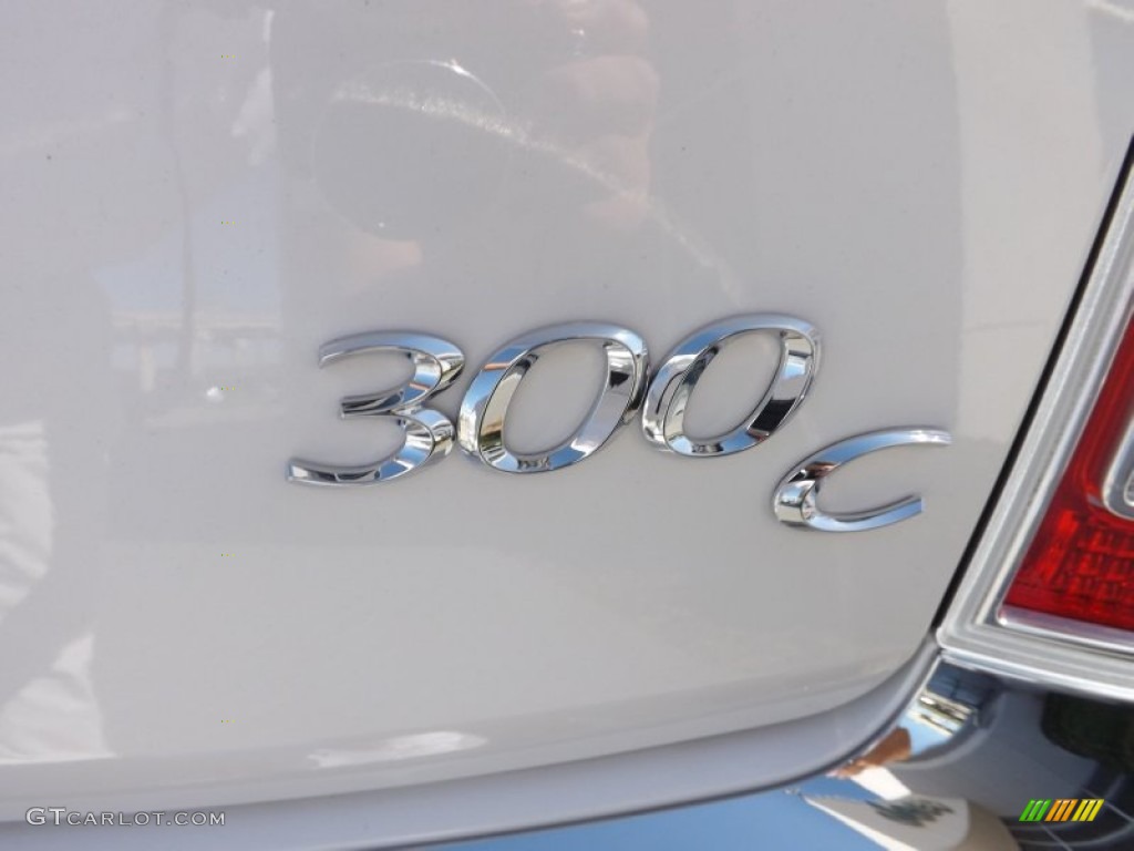 2013 Chrysler 300 C Marks and Logos Photo #72402674