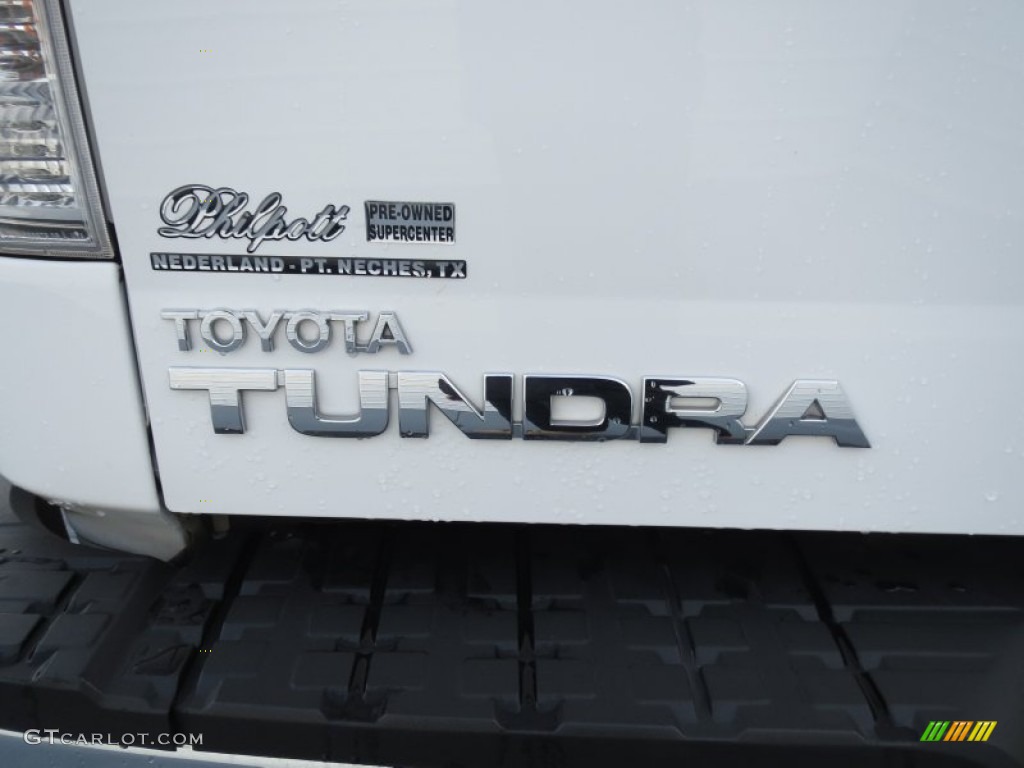 2010 Tundra CrewMax - Super White / Graphite Gray photo #17
