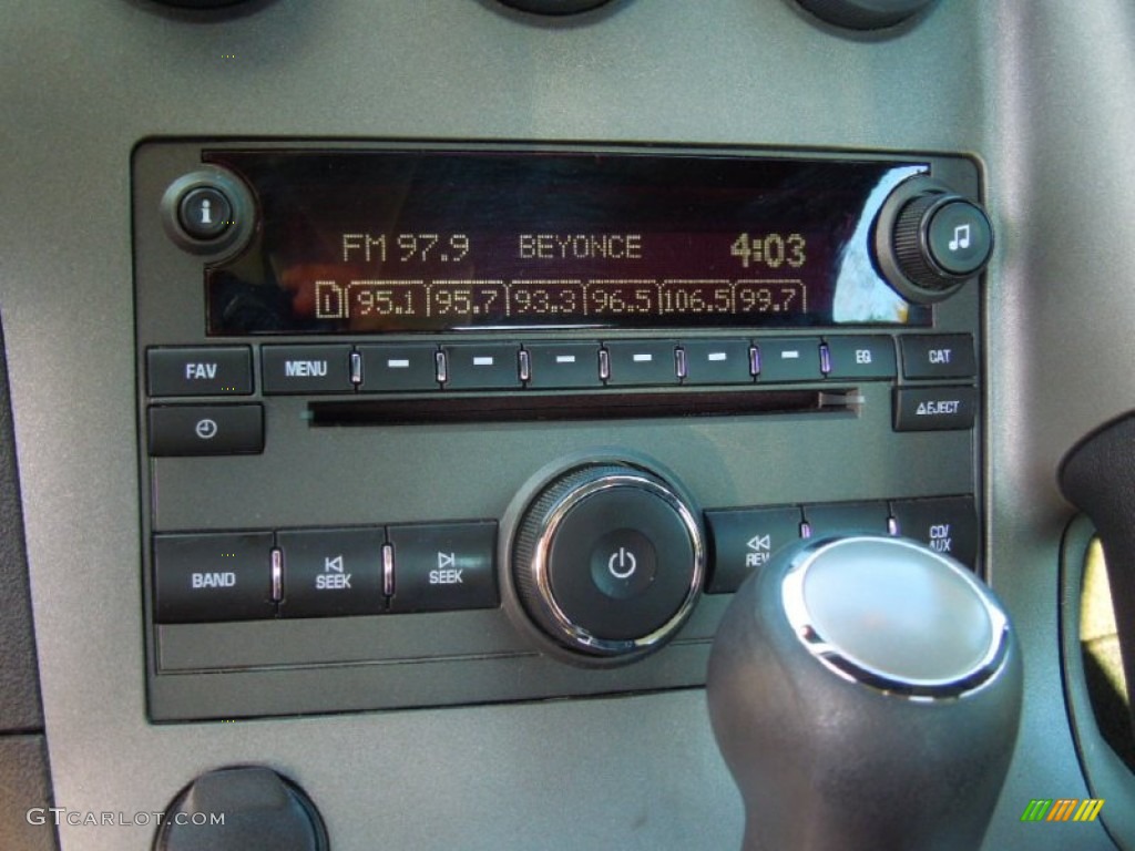 2009 Pontiac Solstice Roadster Audio System Photo #72404309