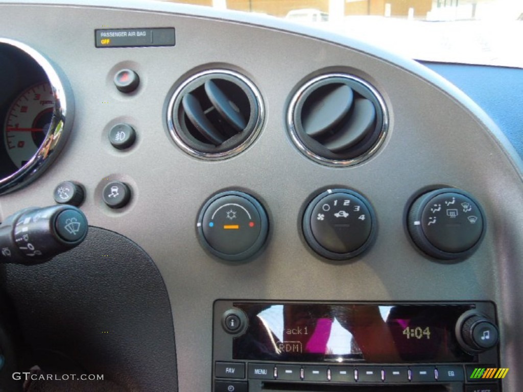 2009 Pontiac Solstice Roadster Controls Photo #72404331