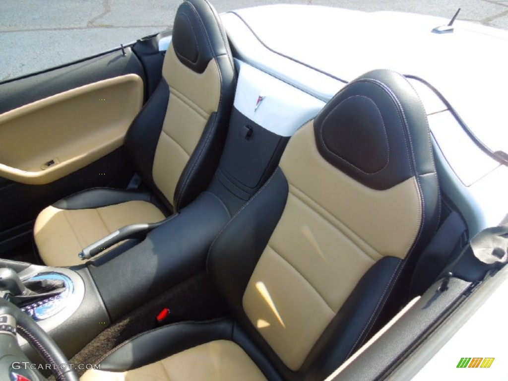 Ebony/Sand Interior 2009 Pontiac Solstice Roadster Photo #72404657