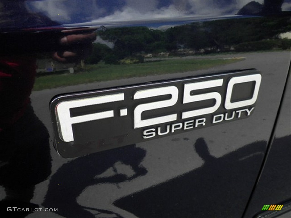 2002 Ford F250 Super Duty XLT SuperCab Marks and Logos Photos