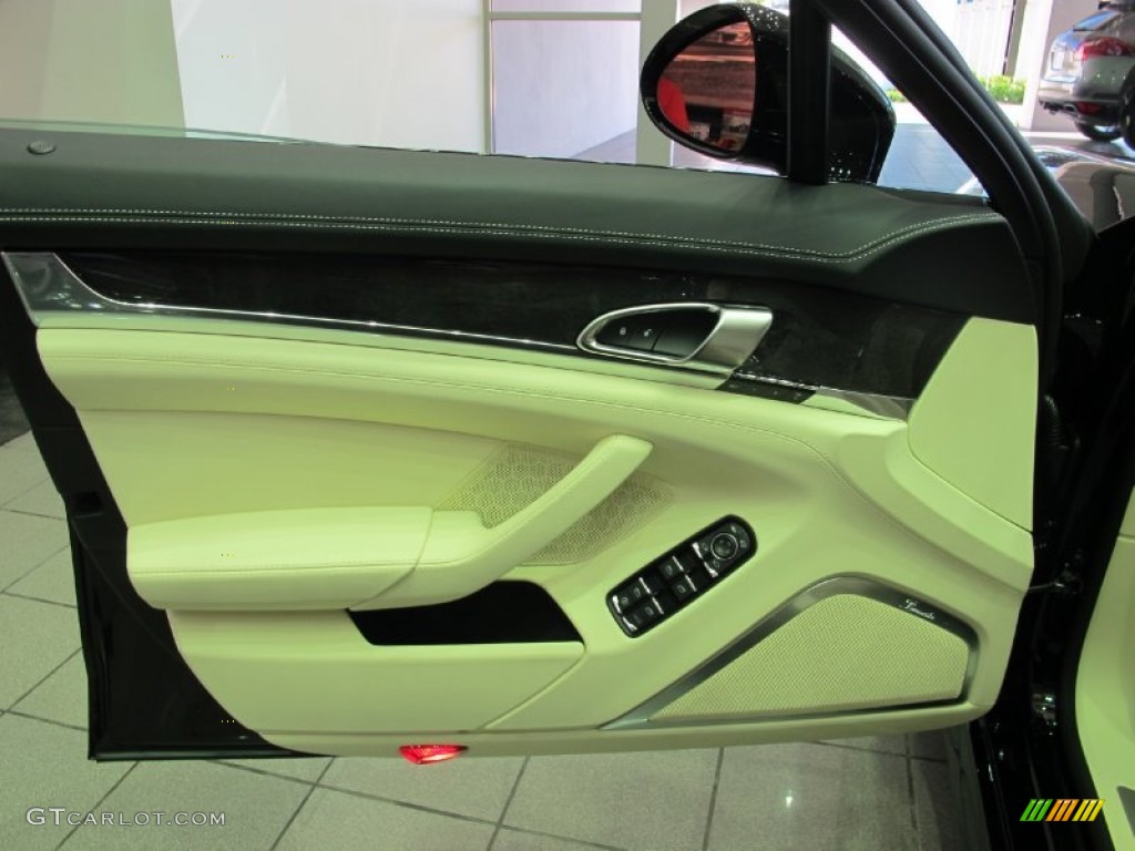 2013 Porsche Panamera Turbo Black/Cream Door Panel Photo #72410369