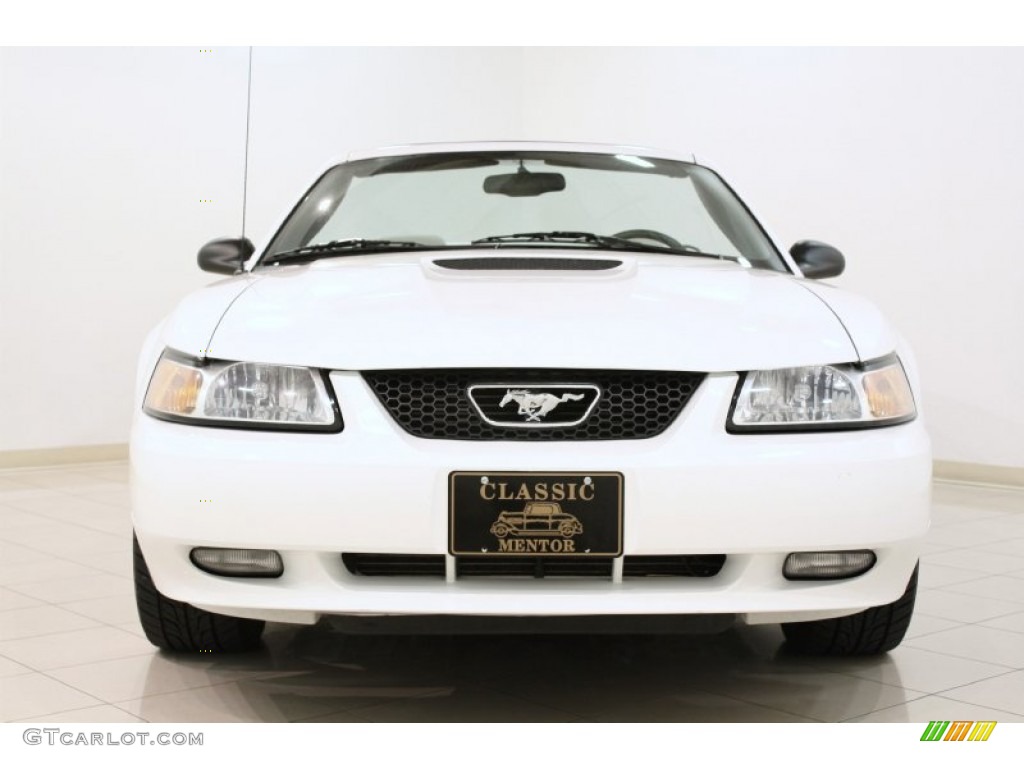 2000 Mustang GT Convertible - Crystal White / Oxford White photo #2