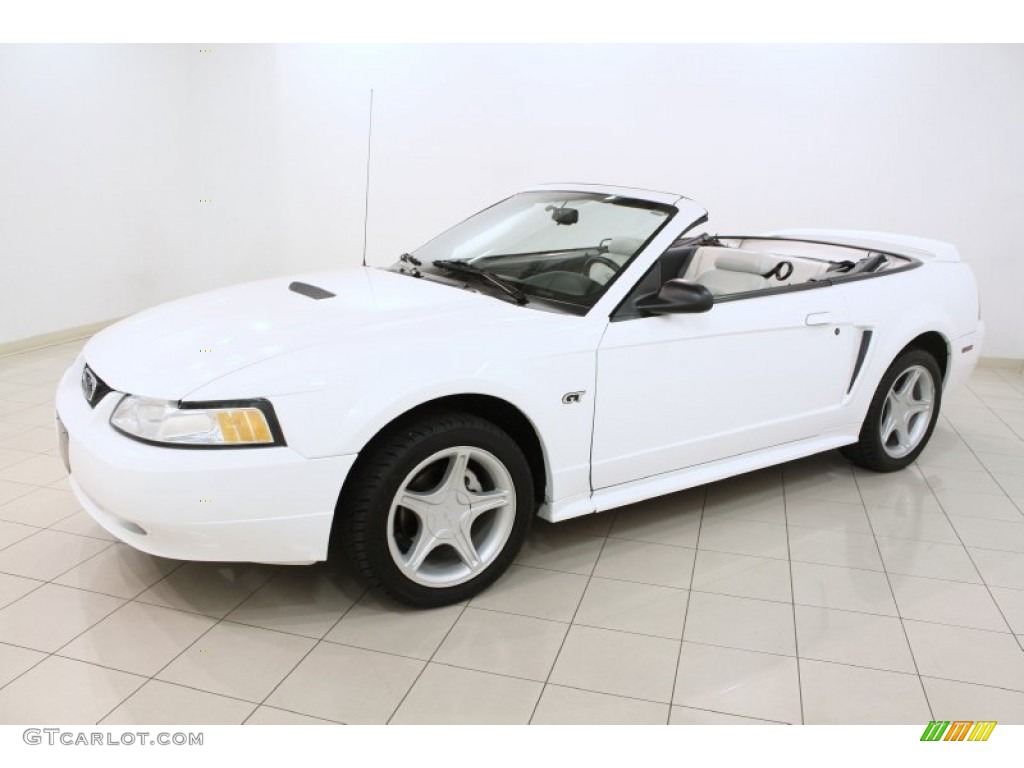2000 Mustang GT Convertible - Crystal White / Oxford White photo #3