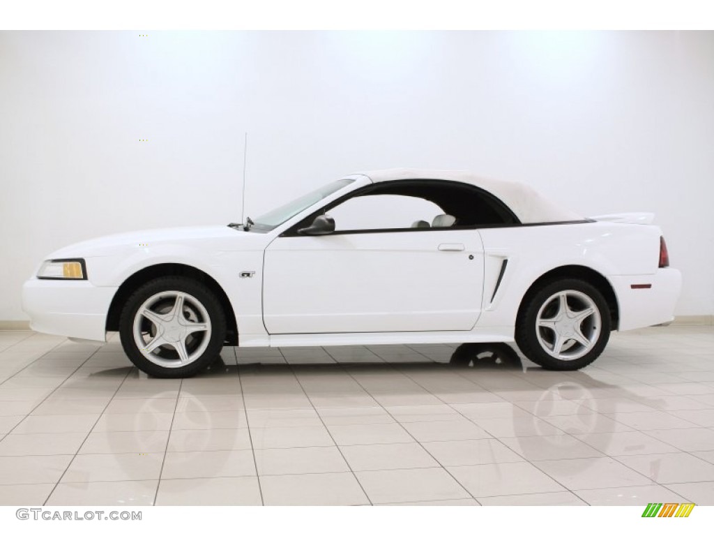 Crystal White 2000 Ford Mustang GT Convertible Exterior Photo #72410492