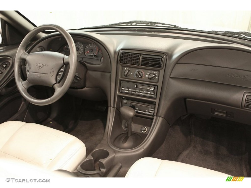 2000 Ford Mustang GT Convertible Oxford White Dashboard Photo #72410714