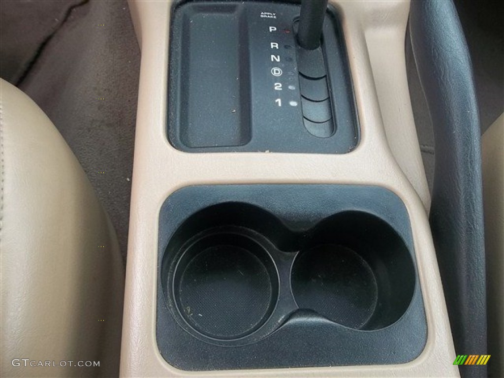 2000 Grand Cherokee Laredo - Champagne Pearlcoat / Camel photo #18