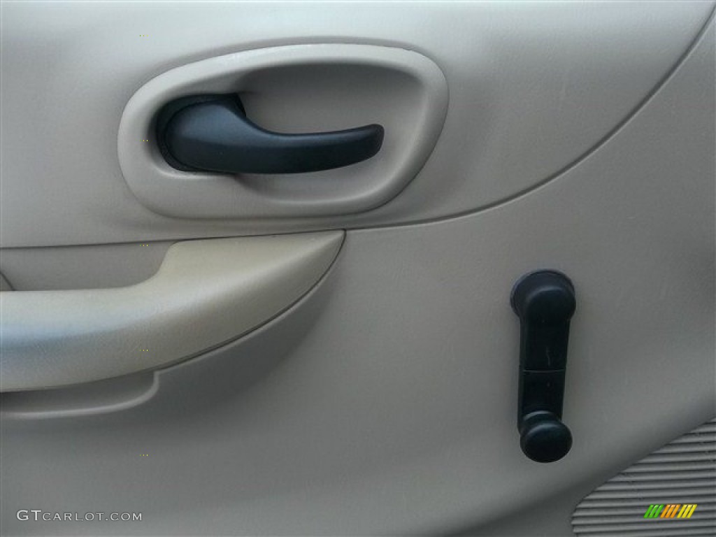 2002 F150 XL Regular Cab - Dark Highland Green Metallic / Medium Parchment photo #10