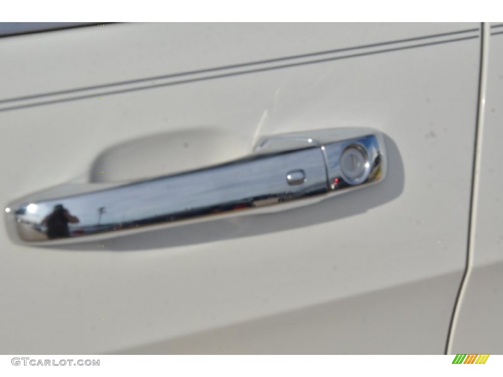2011 Grand Cherokee Limited - Stone White / Black/Light Frost Beige photo #14