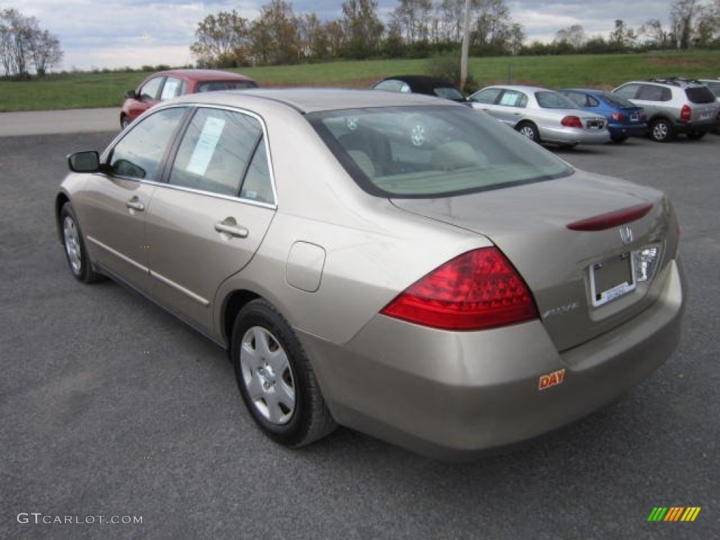 2006 Accord LX Sedan - Desert Mist Metallic / Ivory photo #5