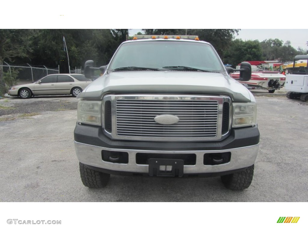 2006 F350 Super Duty XL Crew Cab 4x4 Dually - Oxford White / Medium Flint photo #1