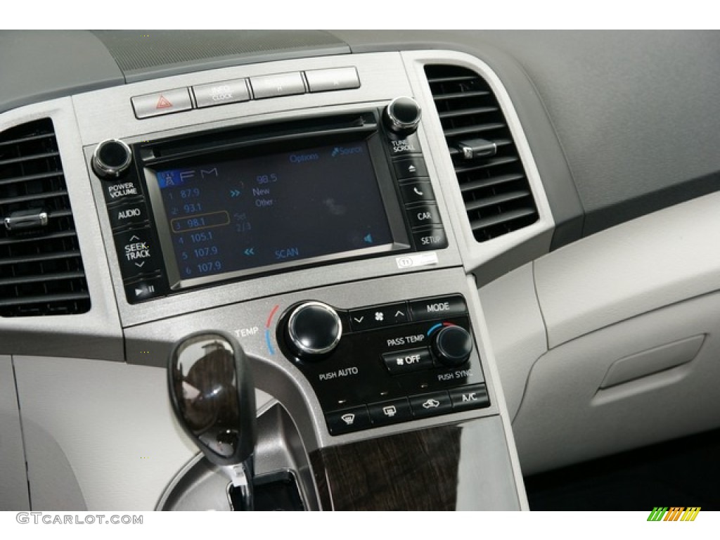 2013 Toyota Venza LE AWD Controls Photo #72420221