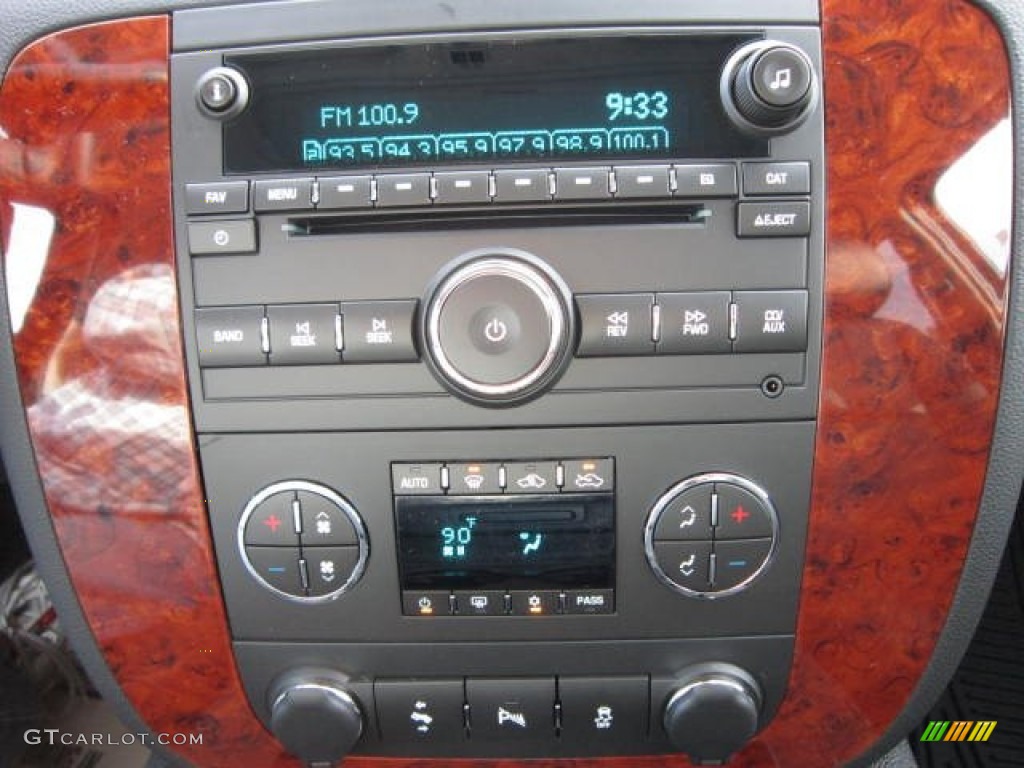2013 Chevrolet Avalanche LT 4x4 Black Diamond Edition Controls Photo #72422194
