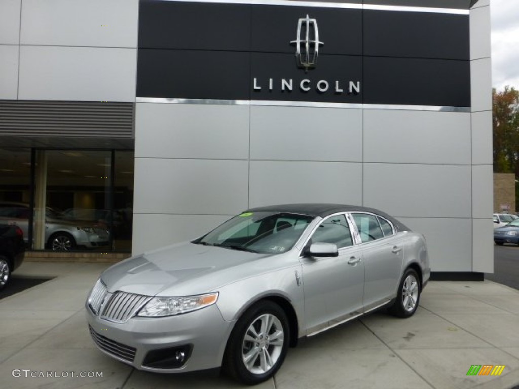 Brilliant Silver Metallic Lincoln MKS