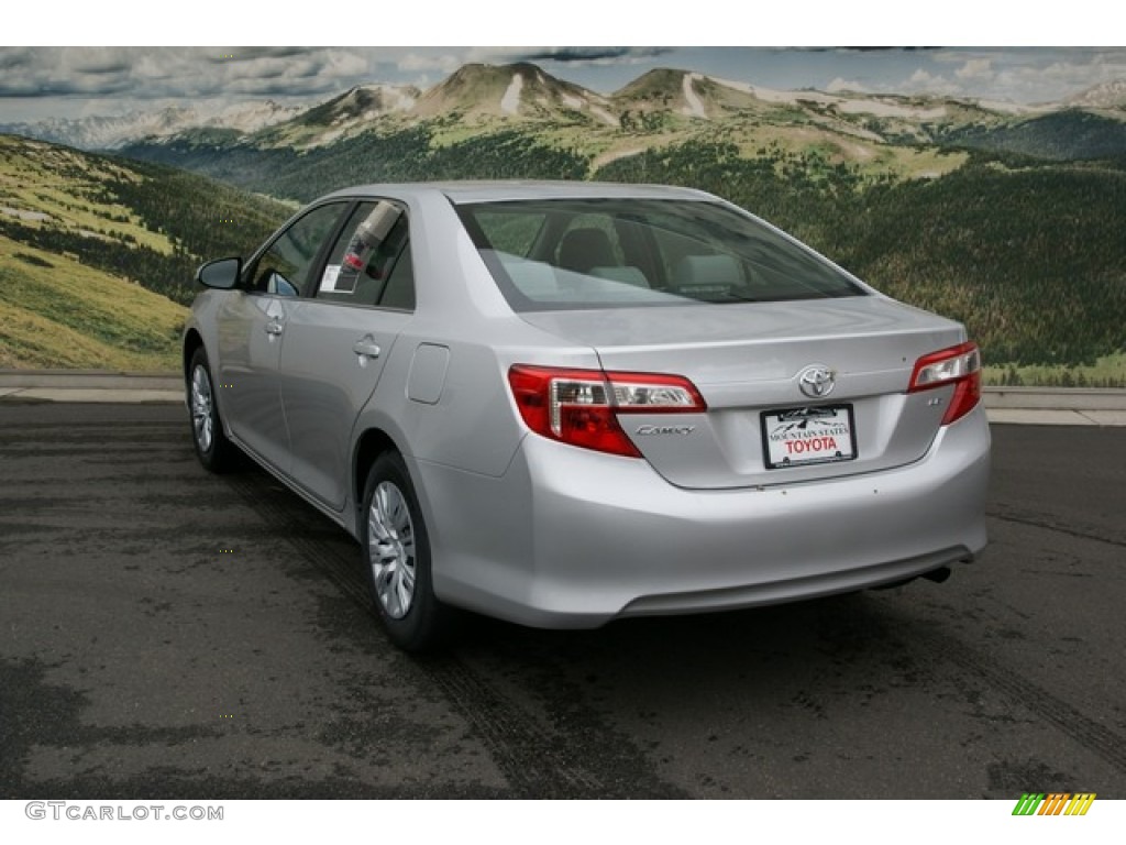 2012 Camry LE - Classic Silver Metallic / Light Gray photo #2