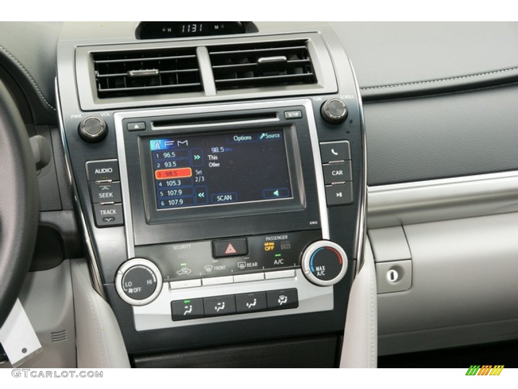 2012 Camry LE - Classic Silver Metallic / Light Gray photo #6