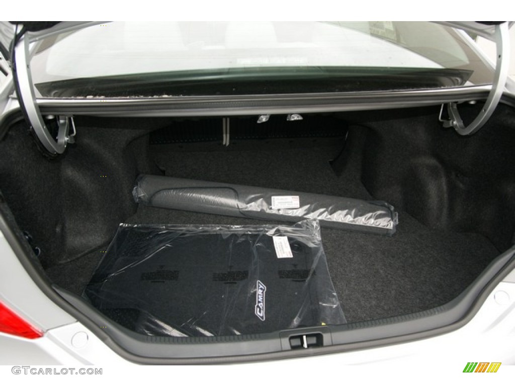 2012 Camry LE - Classic Silver Metallic / Light Gray photo #8