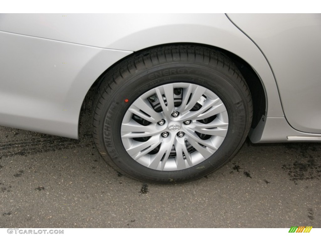 2012 Camry LE - Classic Silver Metallic / Light Gray photo #9