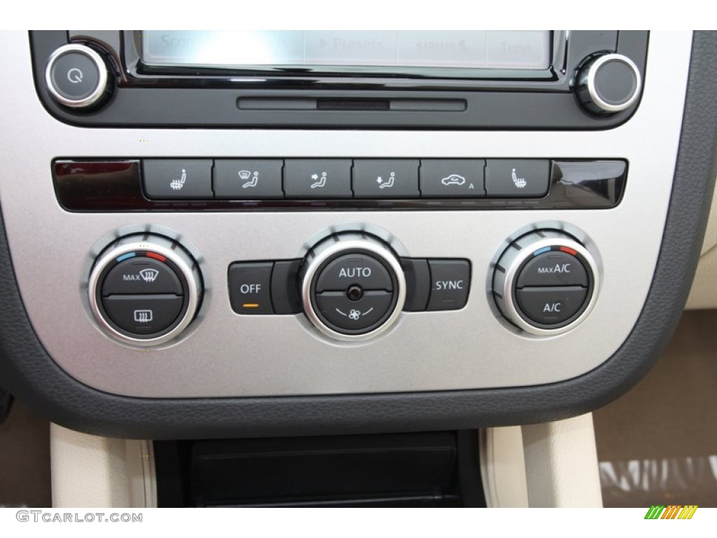 2013 Volkswagen Eos Komfort Controls Photo #72426612