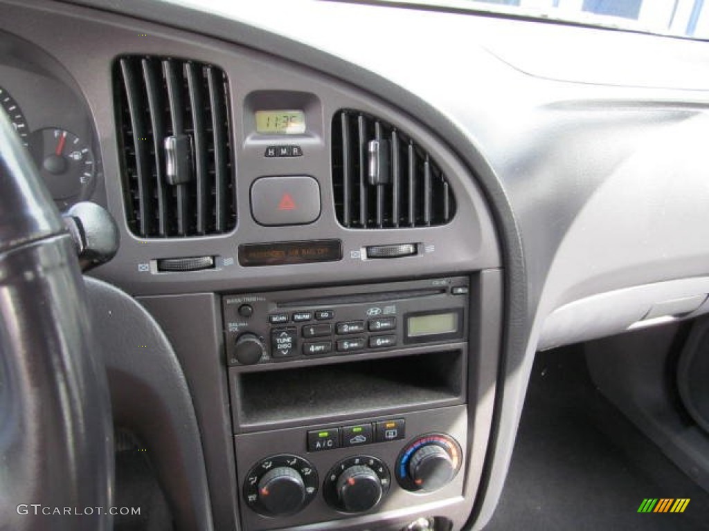 2006 Elantra GT Hatchback - Ebony Black / Gray photo #15