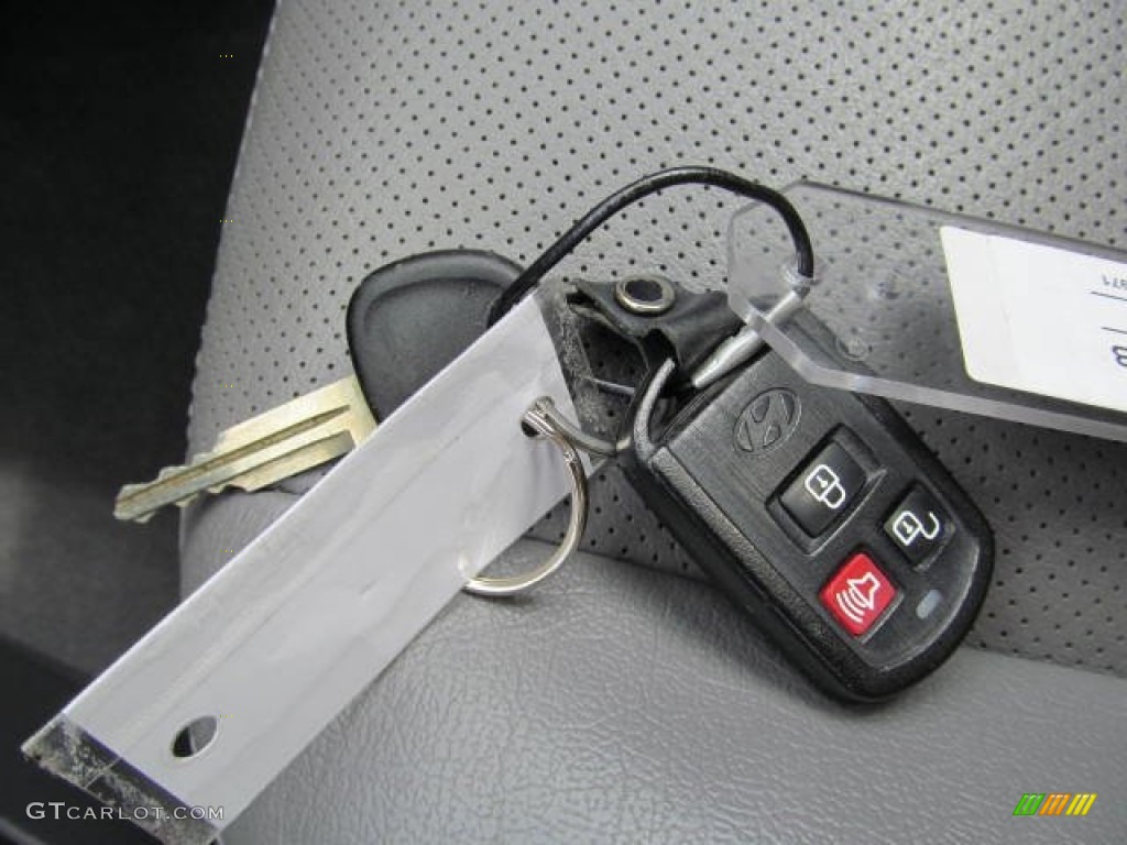 2006 Elantra GT Hatchback - Ebony Black / Gray photo #22