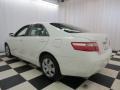 Super White - Camry LE Photo No. 30