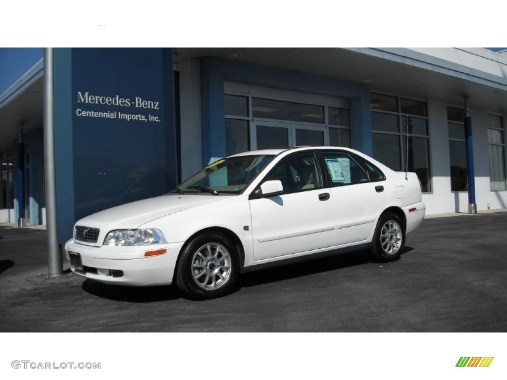 2004 S40 1.9T - White / Light Taupe photo #1