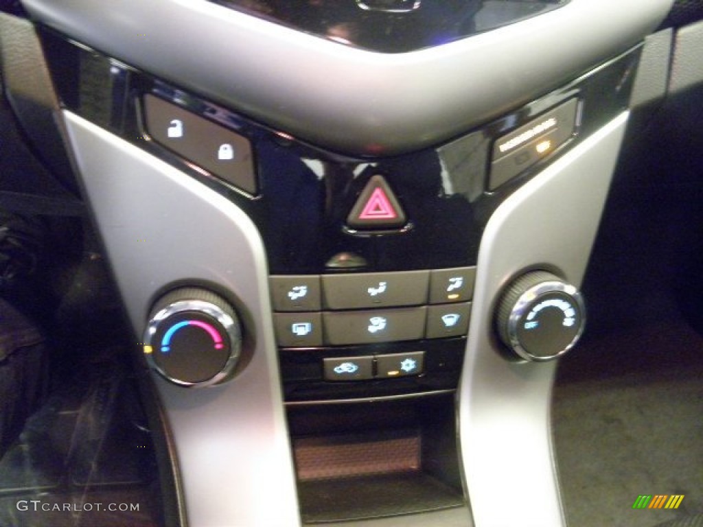 2013 Cruze LT/RS - Summit White / Jet Black photo #21