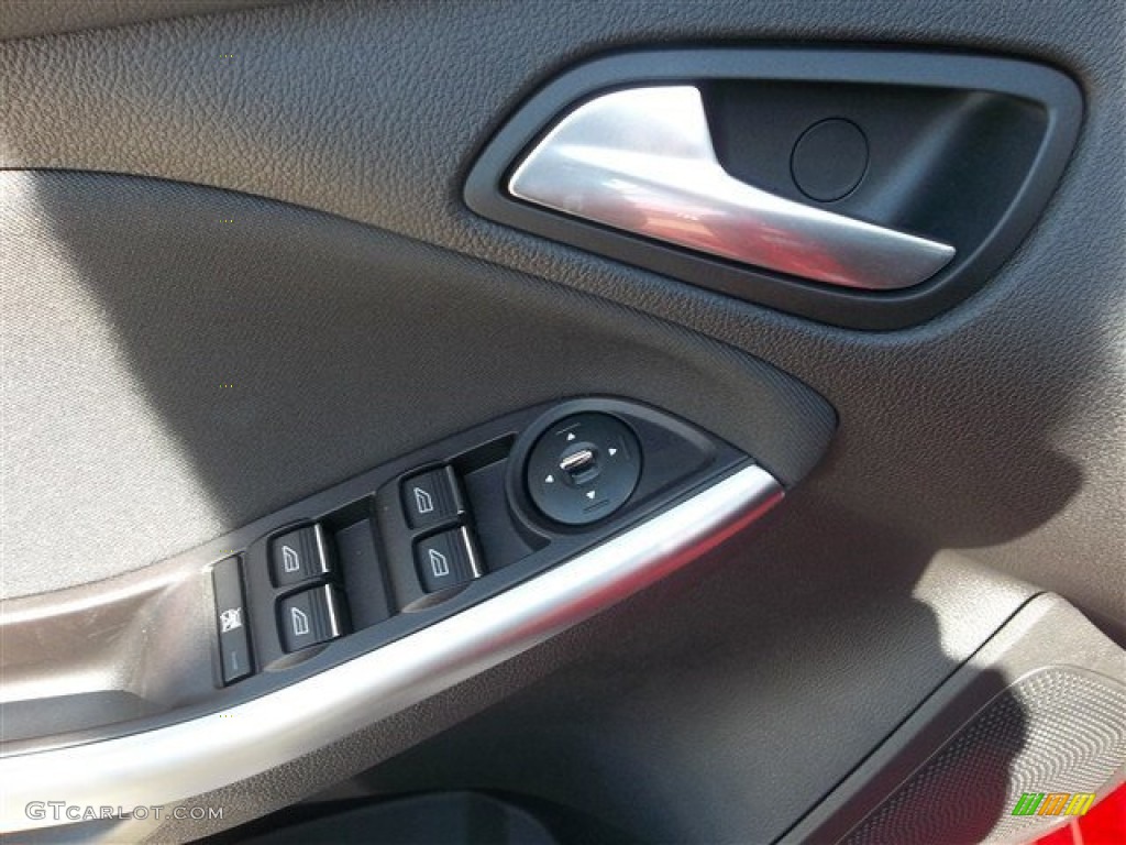 2013 Ford Focus ST Hatchback Controls Photo #72439704