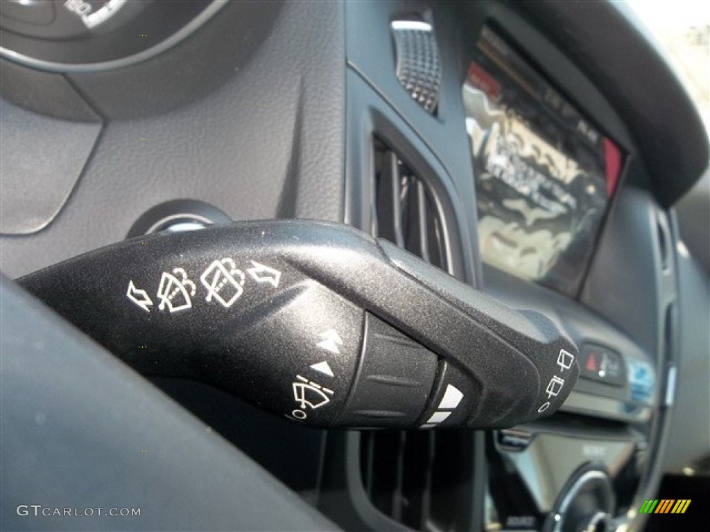 2013 Ford Focus ST Hatchback Controls Photo #72440151