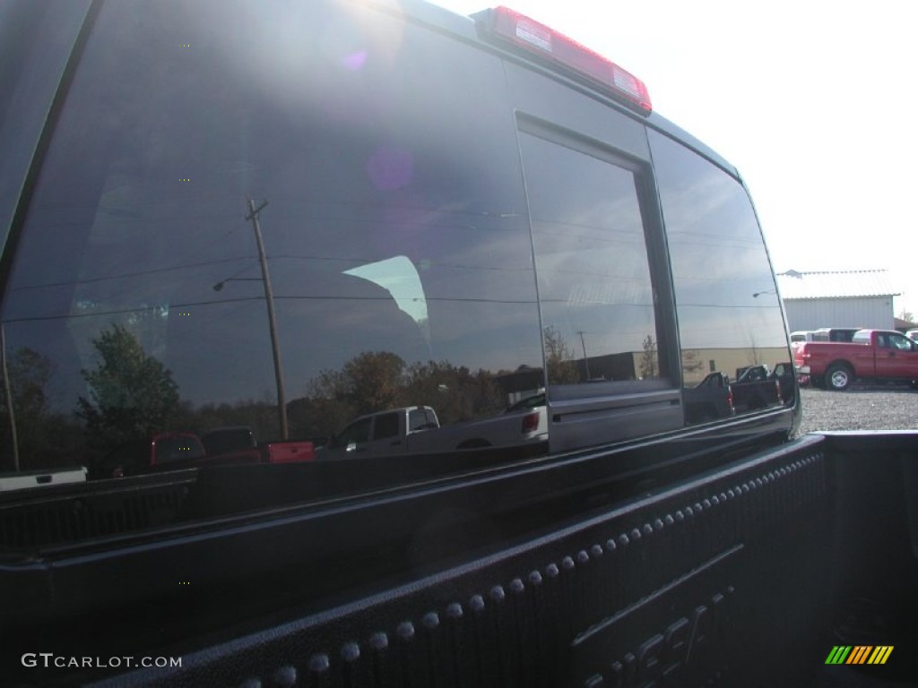 2008 Titan SE King Cab 4x4 - Timberline Green / Charcoal photo #30