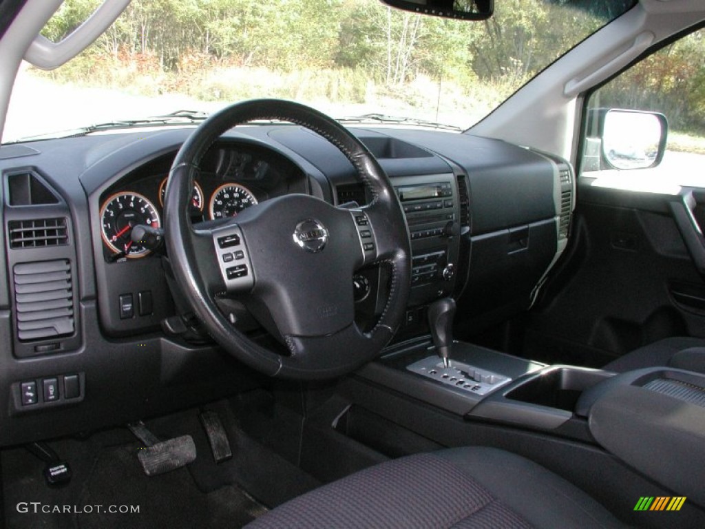 2008 Titan SE King Cab 4x4 - Timberline Green / Charcoal photo #45