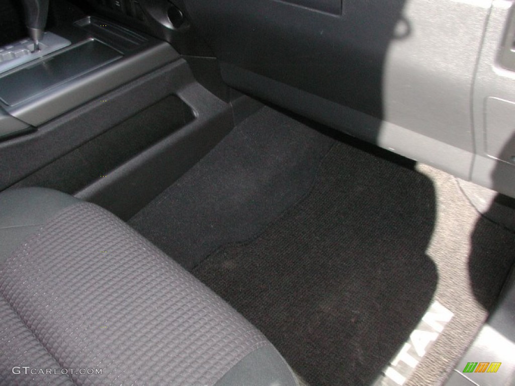 2008 Titan SE King Cab 4x4 - Timberline Green / Charcoal photo #51