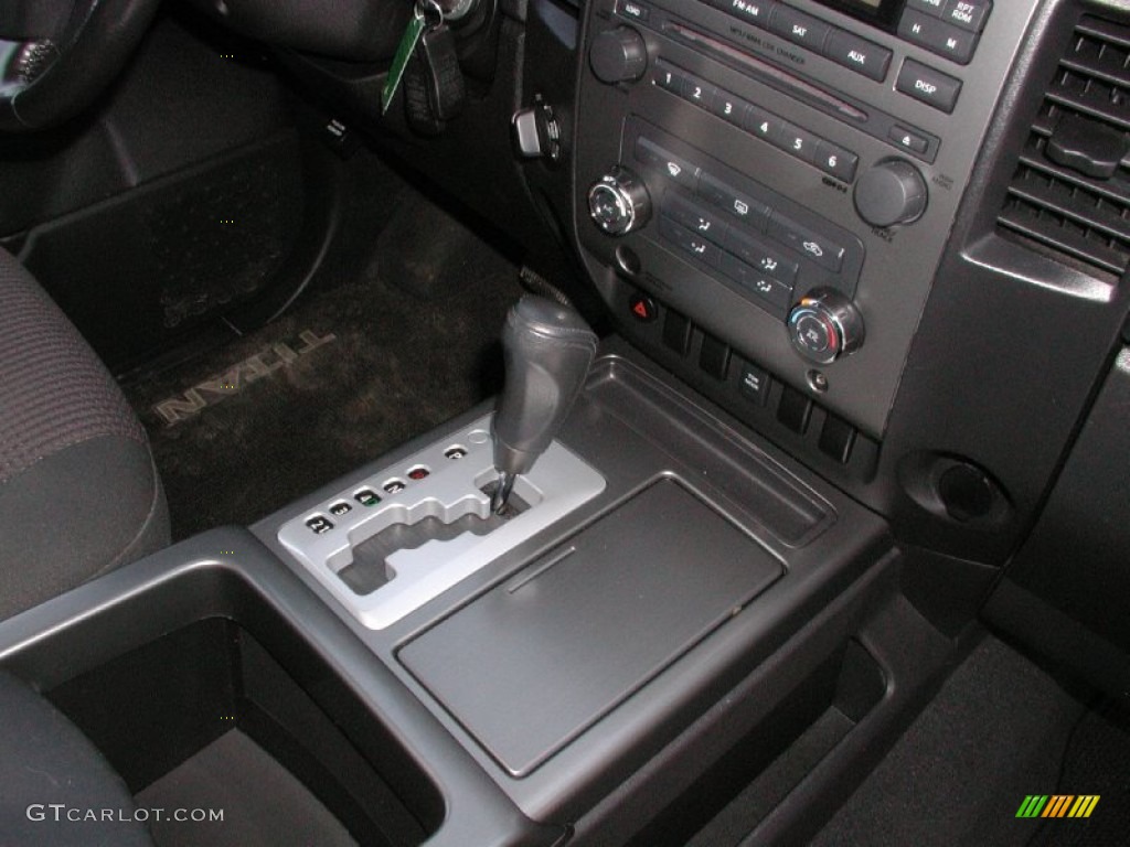 2008 Titan SE King Cab 4x4 - Timberline Green / Charcoal photo #52