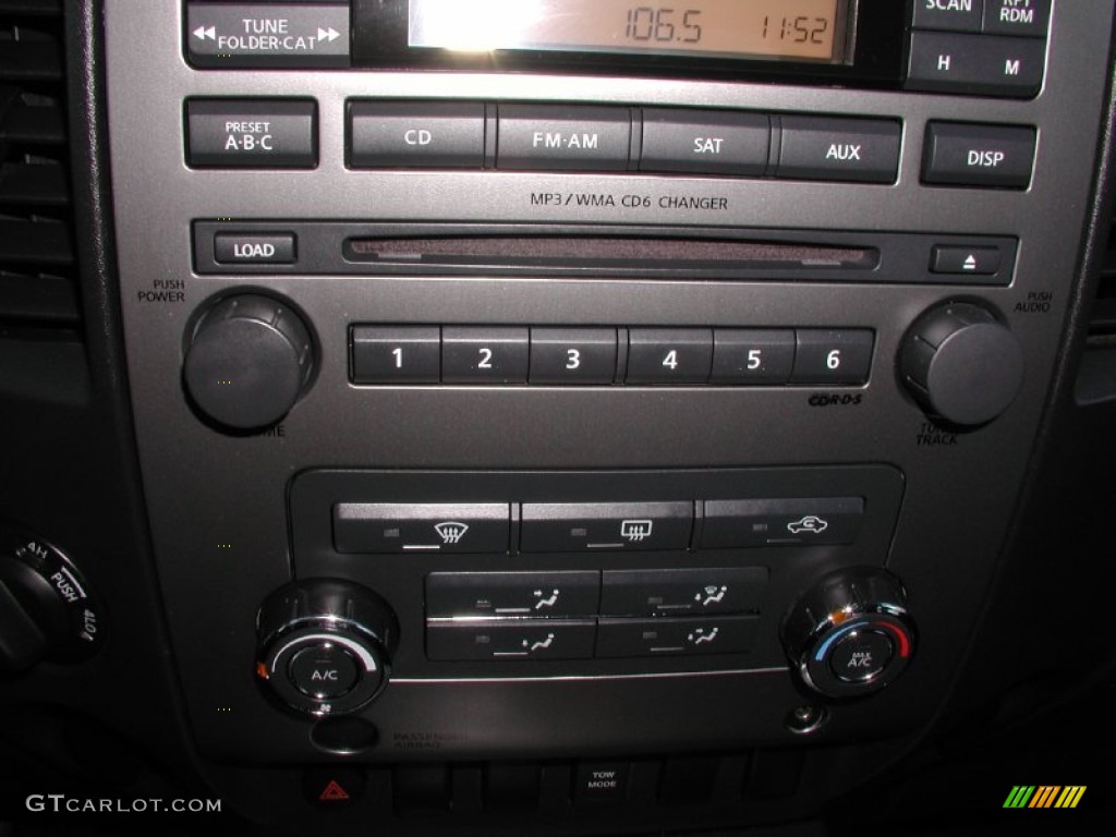 2008 Titan SE King Cab 4x4 - Timberline Green / Charcoal photo #69