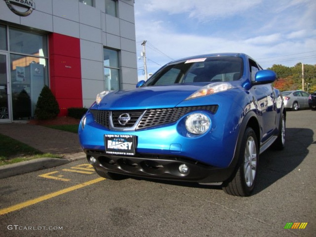 2011 Juke SL AWD - Electric Blue / Black/Red w/Silver Trim photo #1