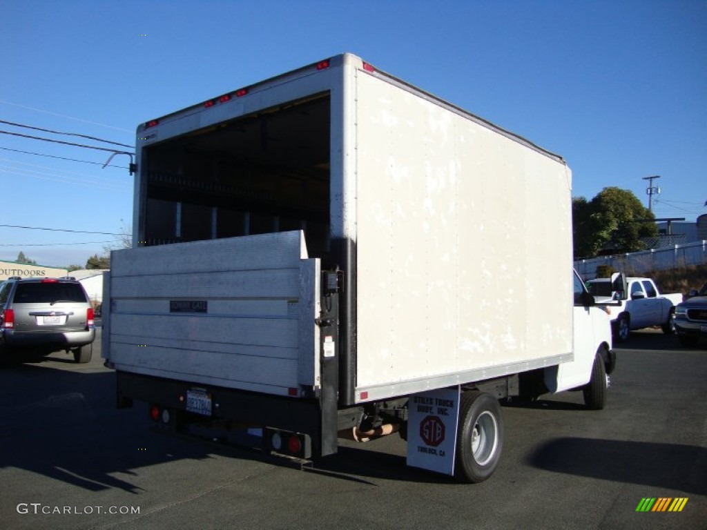 2008 Express Cutaway 3500 Commercial Moving Van - Summit White / Gray photo #7