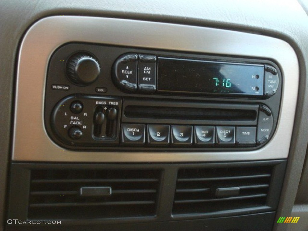 2002 Jeep Grand Cherokee Laredo Audio System Photos