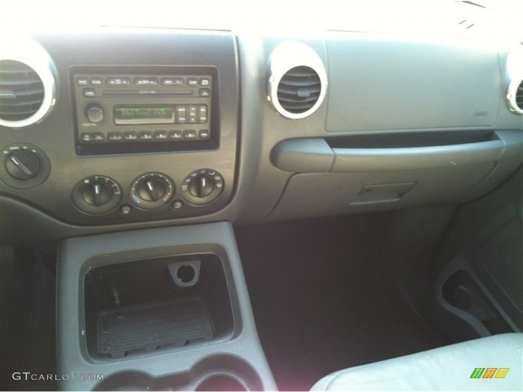 2003 Expedition XLT 4x4 - Laser Red Tinted Metallic / Flint Grey photo #13