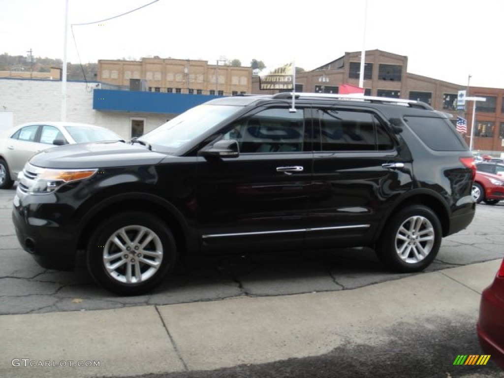 2011 Explorer XLT 4WD - Tuxedo Black Metallic / Charcoal Black photo #5