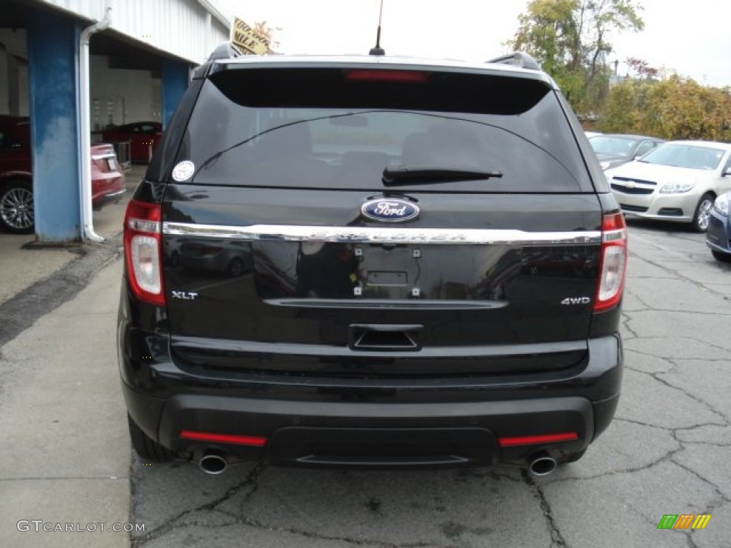 2011 Explorer XLT 4WD - Tuxedo Black Metallic / Charcoal Black photo #7