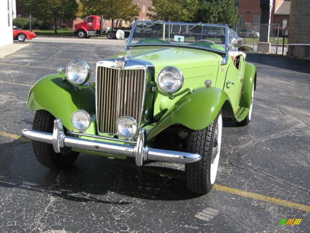 Two-Tone Green 1952 MG TD Roadster Exterior Photo #72448737