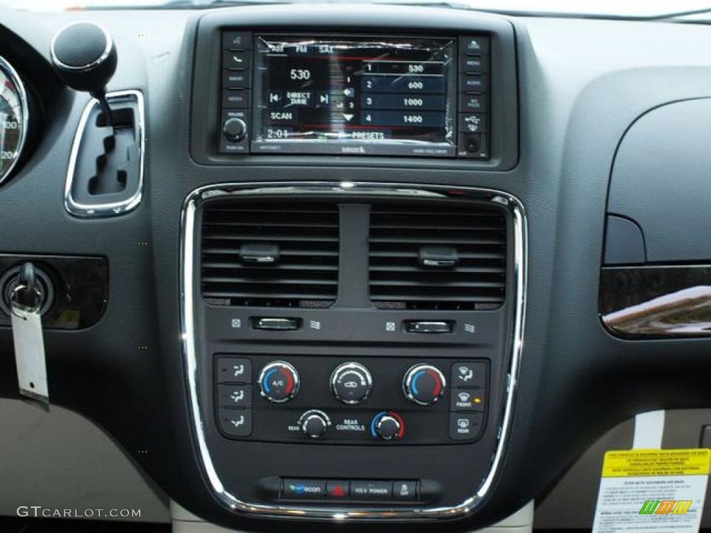 2013 Grand Caravan SXT - True Blue Pearl / Black/Light Graystone photo #6