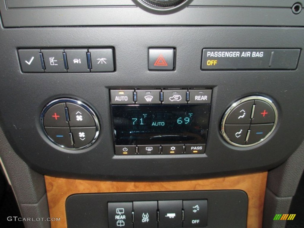 2012 Buick Enclave FWD Controls Photo #72451576