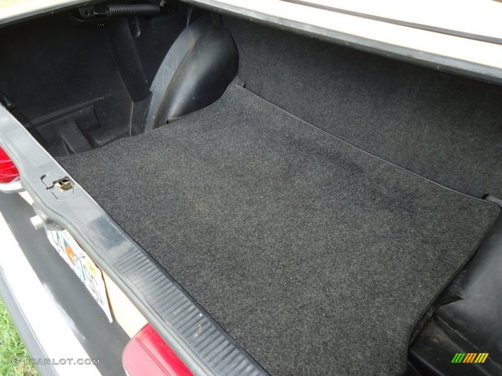 1981 Mercedes-Benz E Class 300 D Sedan Trunk Photo #72452065