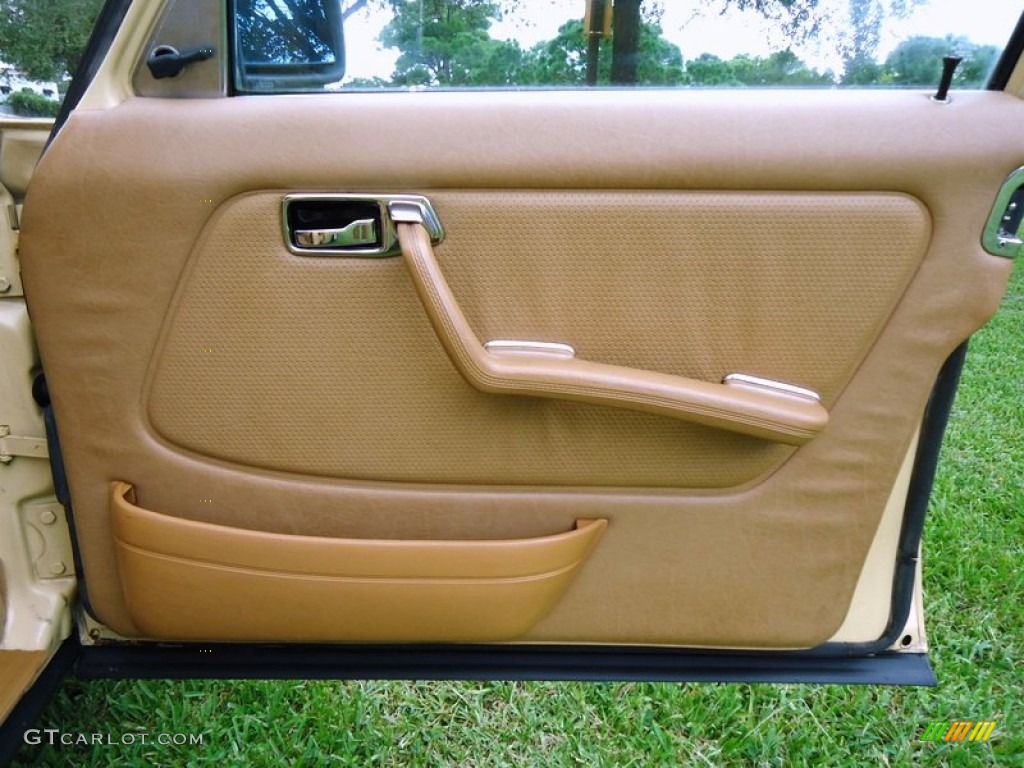 1981 Mercedes-Benz E Class 300 D Sedan Tan Door Panel Photo #72452173