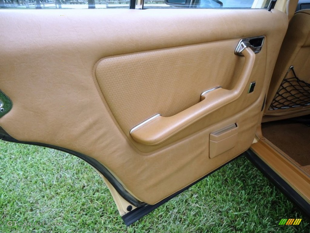 1981 Mercedes-Benz E Class 300 D Sedan Tan Door Panel Photo #72452450